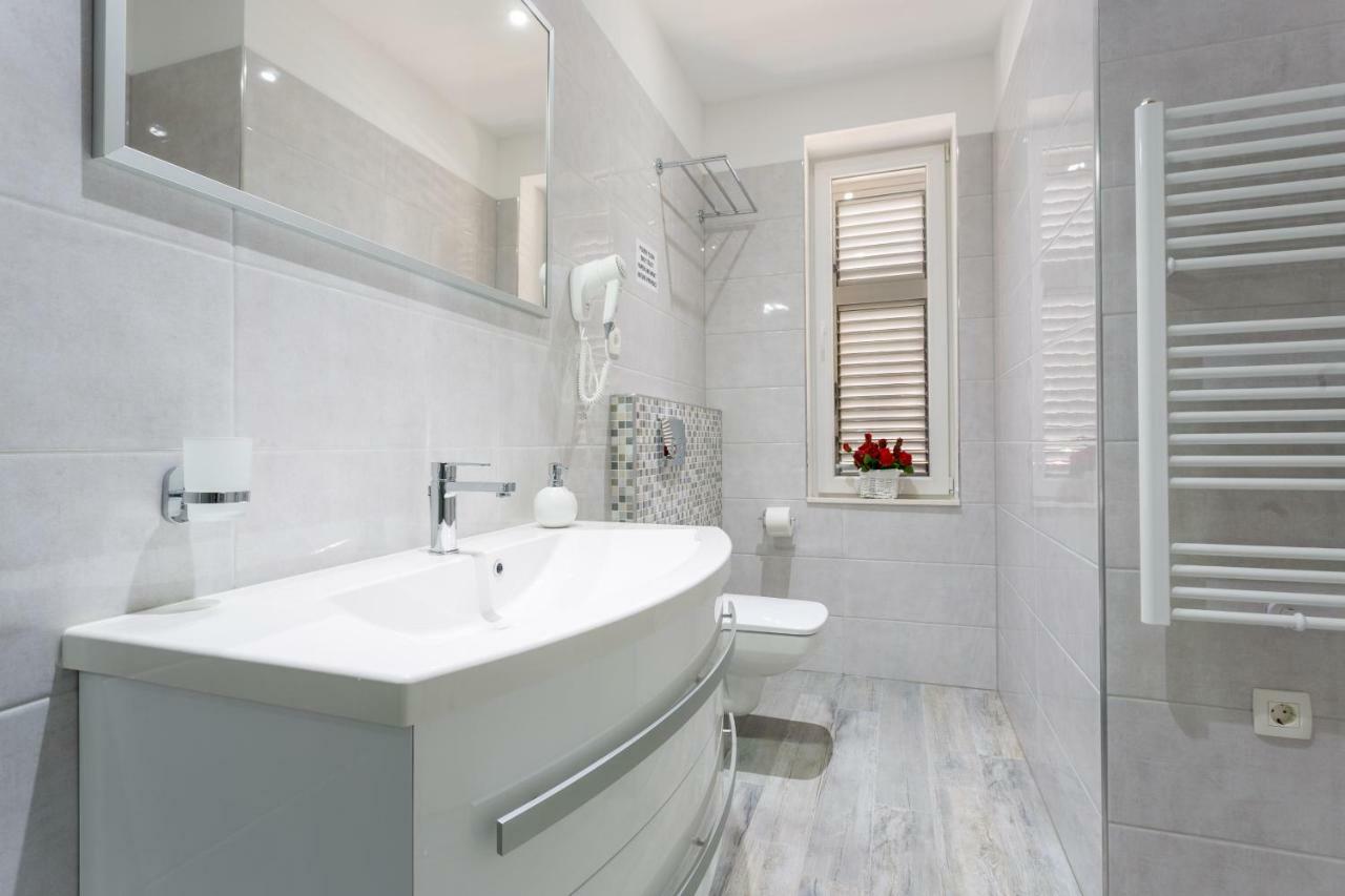 Luxury Floramye Guest house